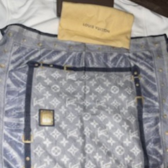 LOUIS VUITTON Denim Marine Bandana - Picture 2 of 3